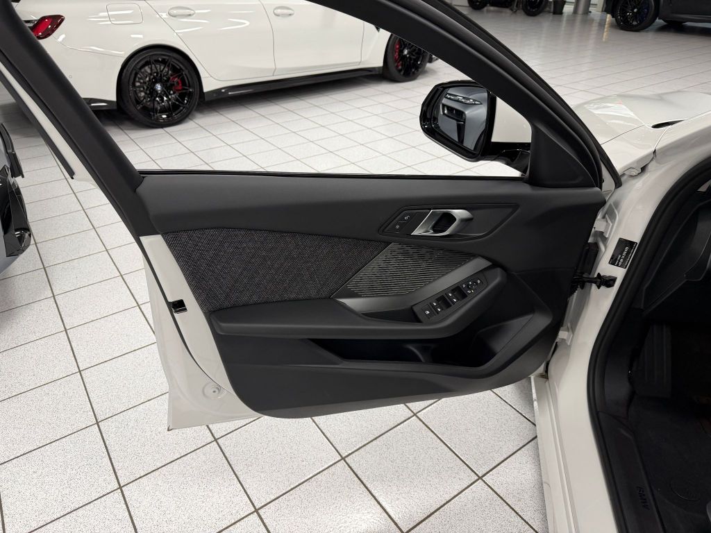 BMW 116 i LED*NAV*KAM*SHZ*TEMP*SPURW*KLIMA*DRIVING*