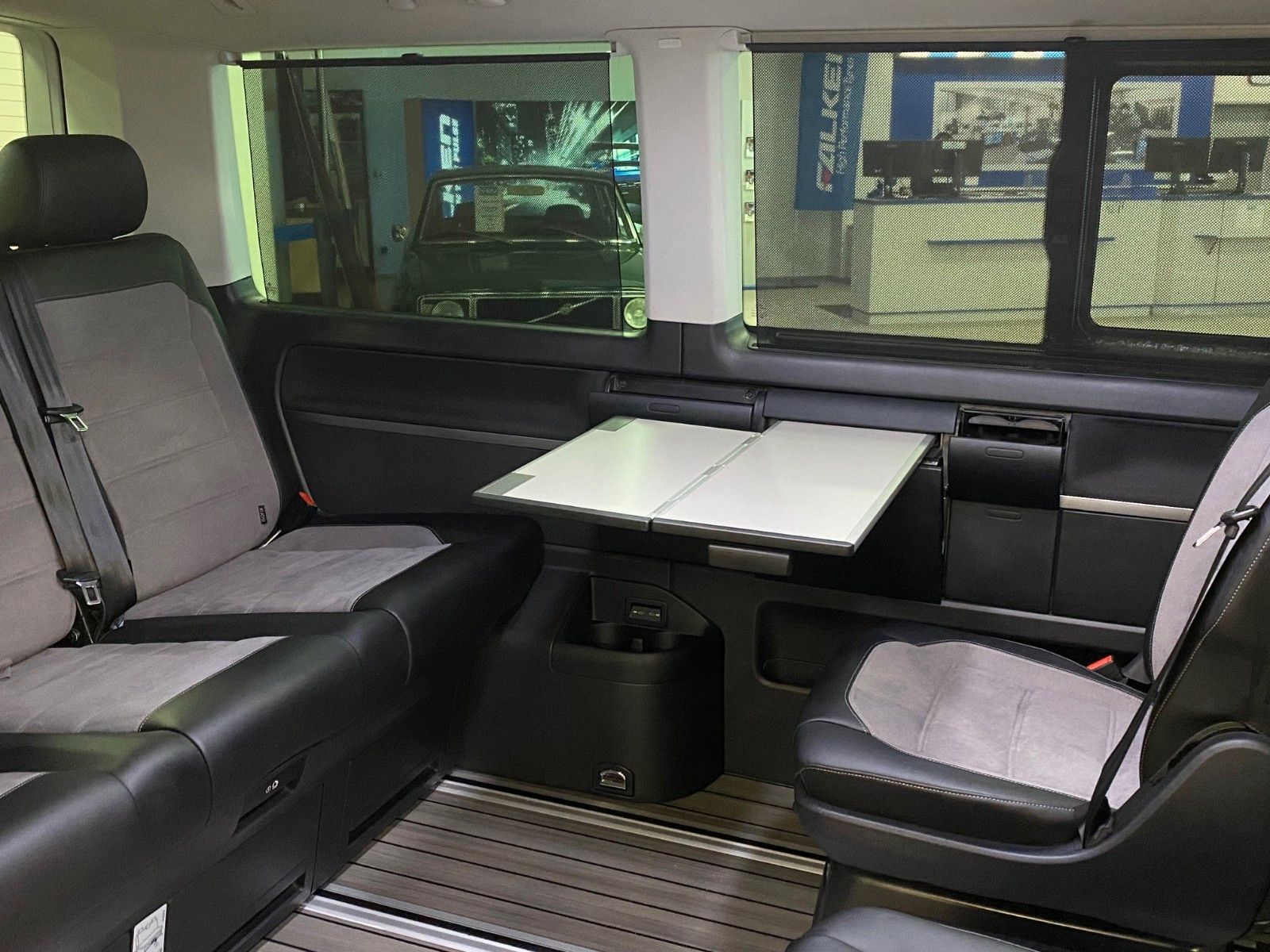 Fahrzeugabbildung Volkswagen T6.1 Multivan Generation Six+ALLRAD+DSG+7 Sitze+