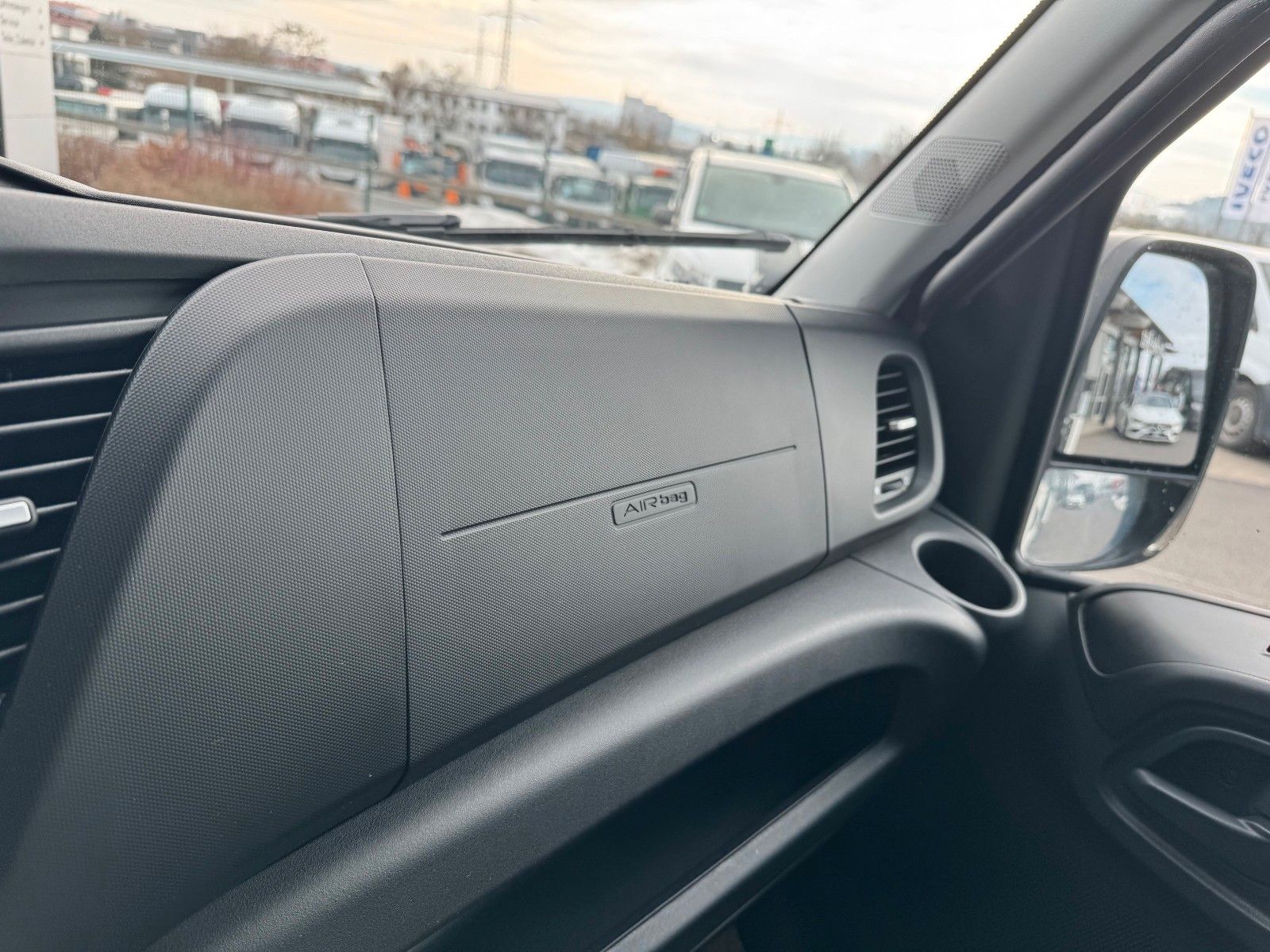 Fahrzeugabbildung Iveco Daily 35S14 *R.3450mm*AHK*PDC*