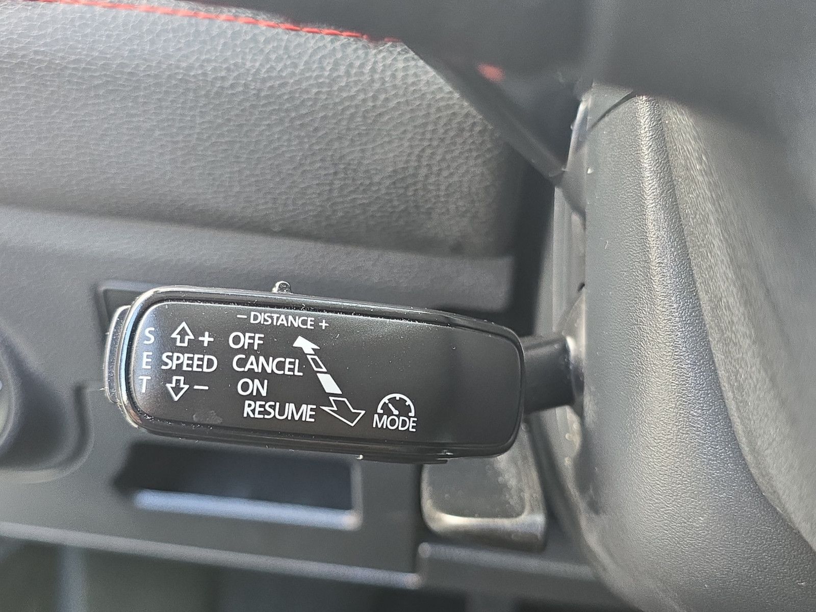 Fahrzeugabbildung SEAT Arona FR BUSINESS PAKET LED KAMERA NAVI AHK ACC