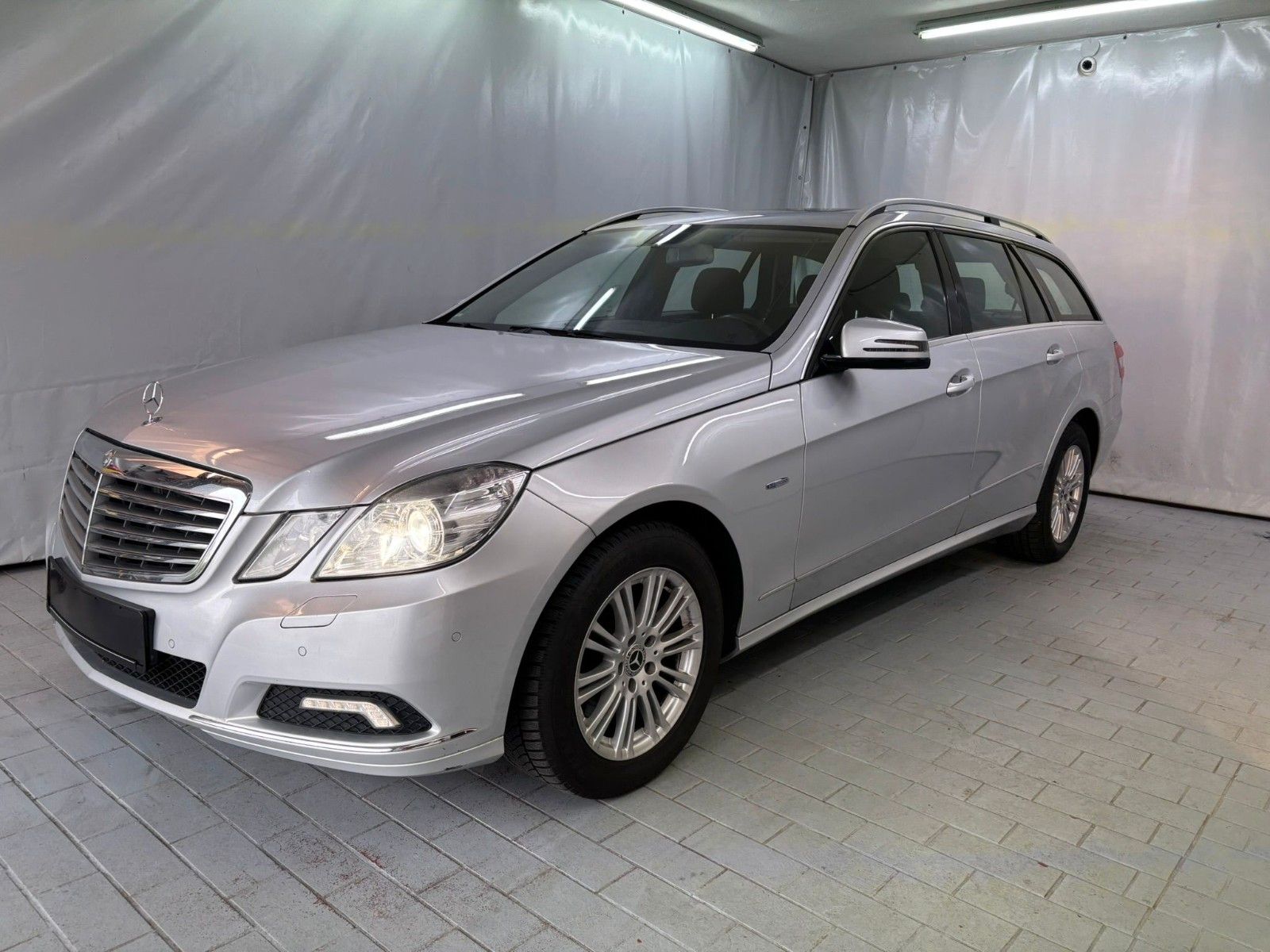 Mercedes E 350 2009, 3.0D dīzelis, Automāts, Universāls, Sudrabs — Latvijā