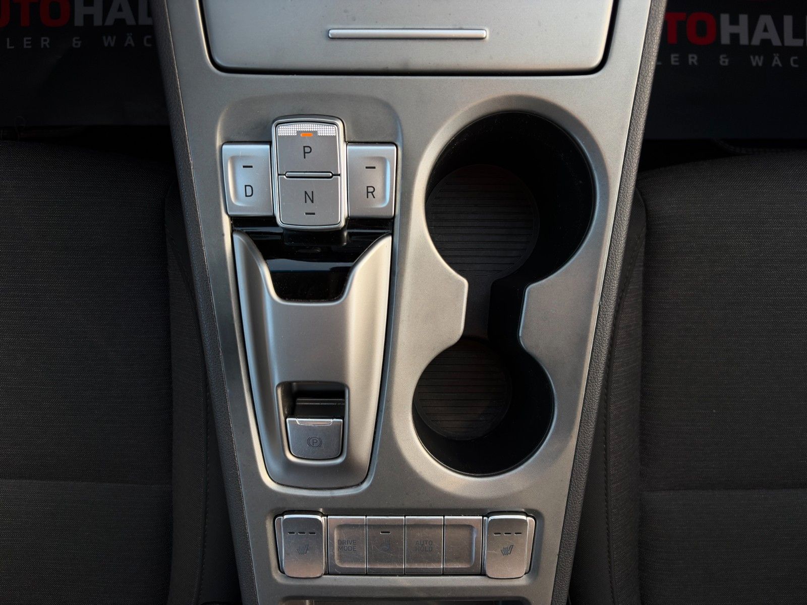 Fahrzeugabbildung Hyundai KONA E Select ACC PDC LFA LKA SHZ LHZ CarPlay