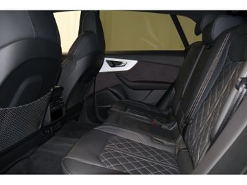 Audi Q8 - 12