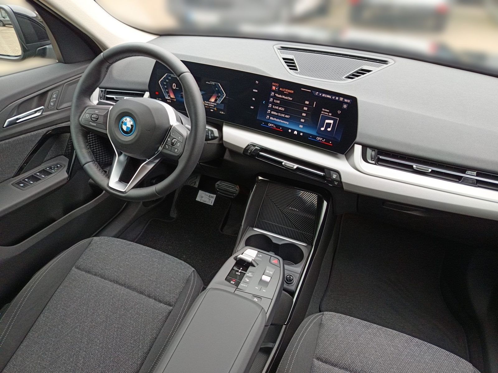BMW iX1 - Bild 21