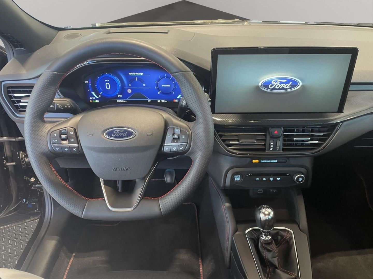Fahrzeugabbildung Ford Focus Turnier ST-Line X AHK, WINTERPAKET