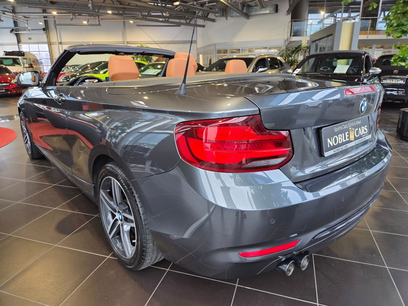 Fahrzeugabbildung BMW 220d Cabrio Sport Line H/K LED NAV SHZ PDC 17"