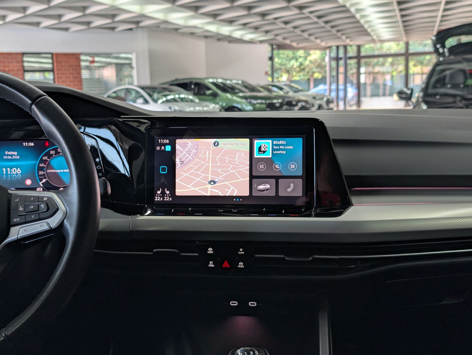 Fahrzeugabbildung Volkswagen Golf Move 1.5 TSI ACC LED SHZ VIRT AMBI APP BHL