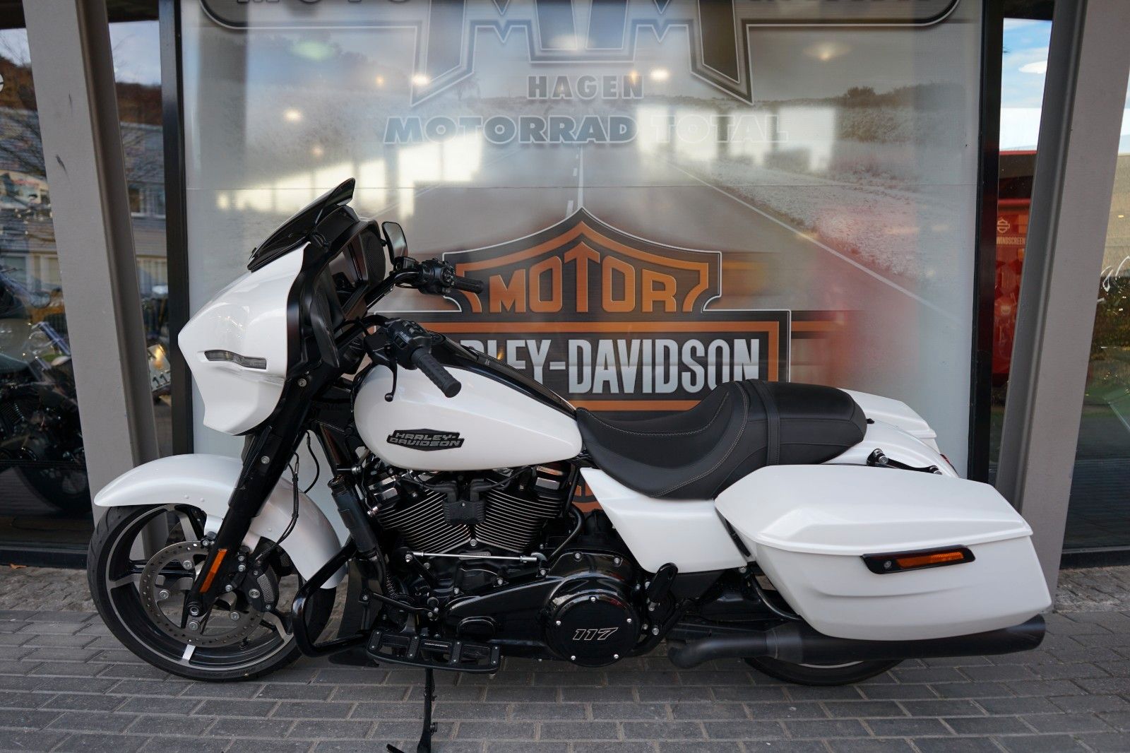 Fahrzeugabbildung Harley-Davidson Street Glide 117 FLHX MY25 - EX Demo