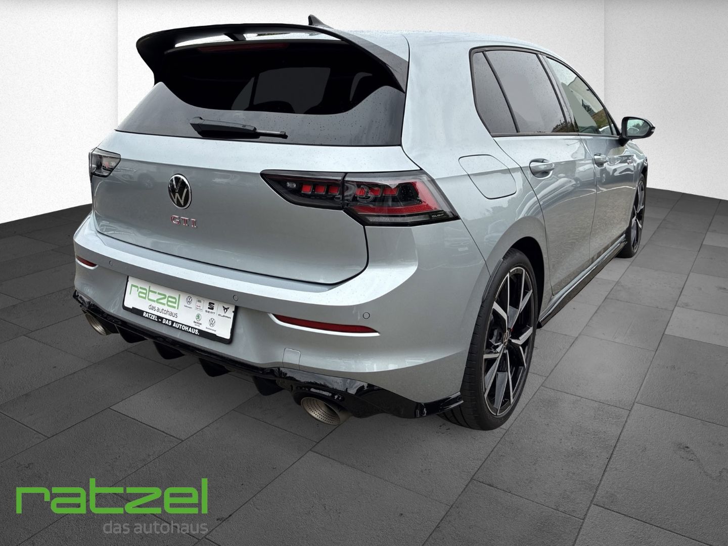 Fahrzeugabbildung Volkswagen Golf GTI Clubsport DSG Akrapovic DCC Navi HUD Ar