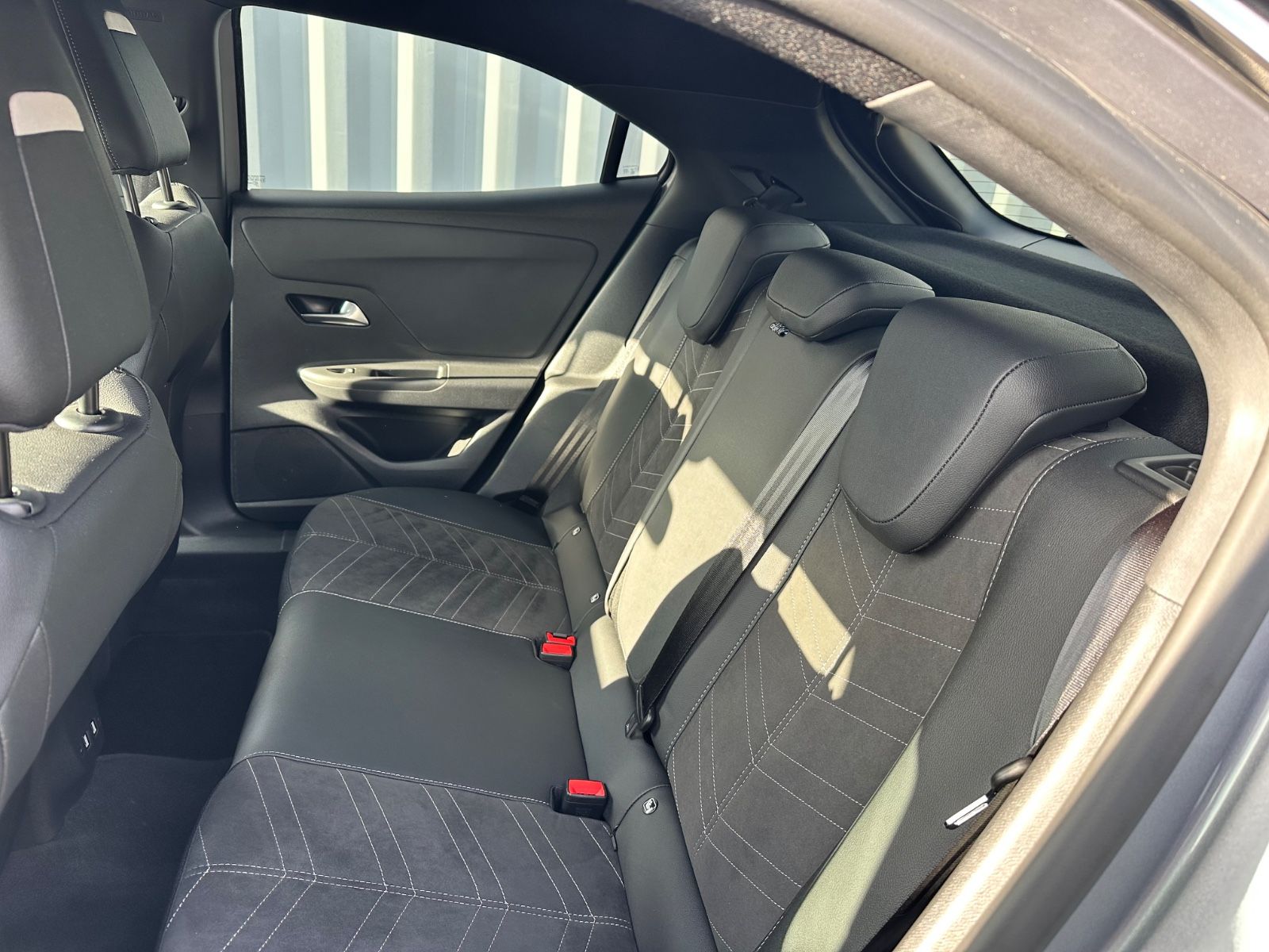 Fahrzeugabbildung Opel Mokka Ultimate*Alcantara*SHZ*LHZ*RFK*NaviPro*Car