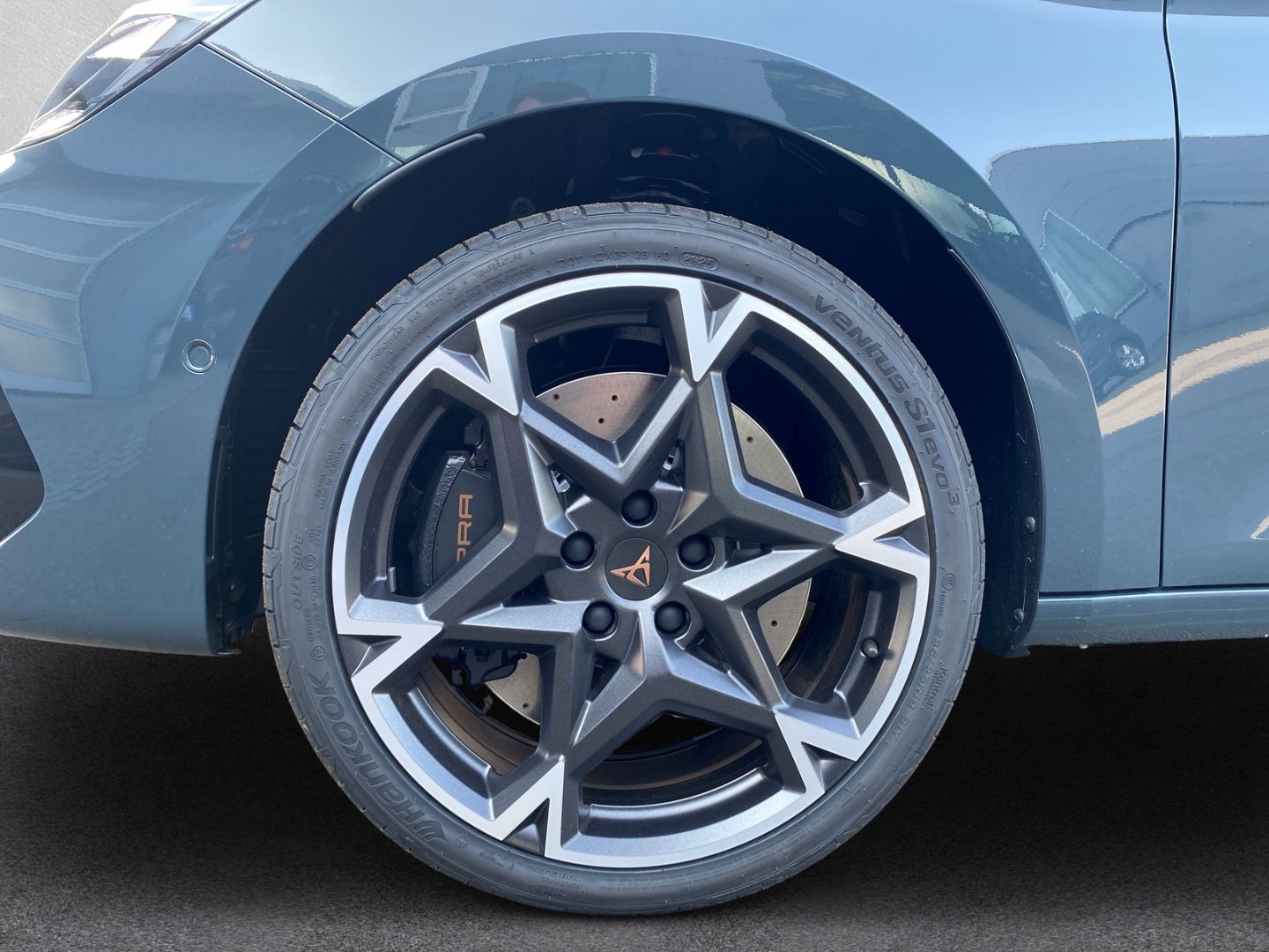 Fahrzeugabbildung CUPRA Leon 2.0 TSI 221 kW VZ*Matrix*NAVI*SHZ*ACC*Full-