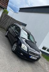 Toyota Avensis Tüv Neu - Toyota Avensis in Nürnberg