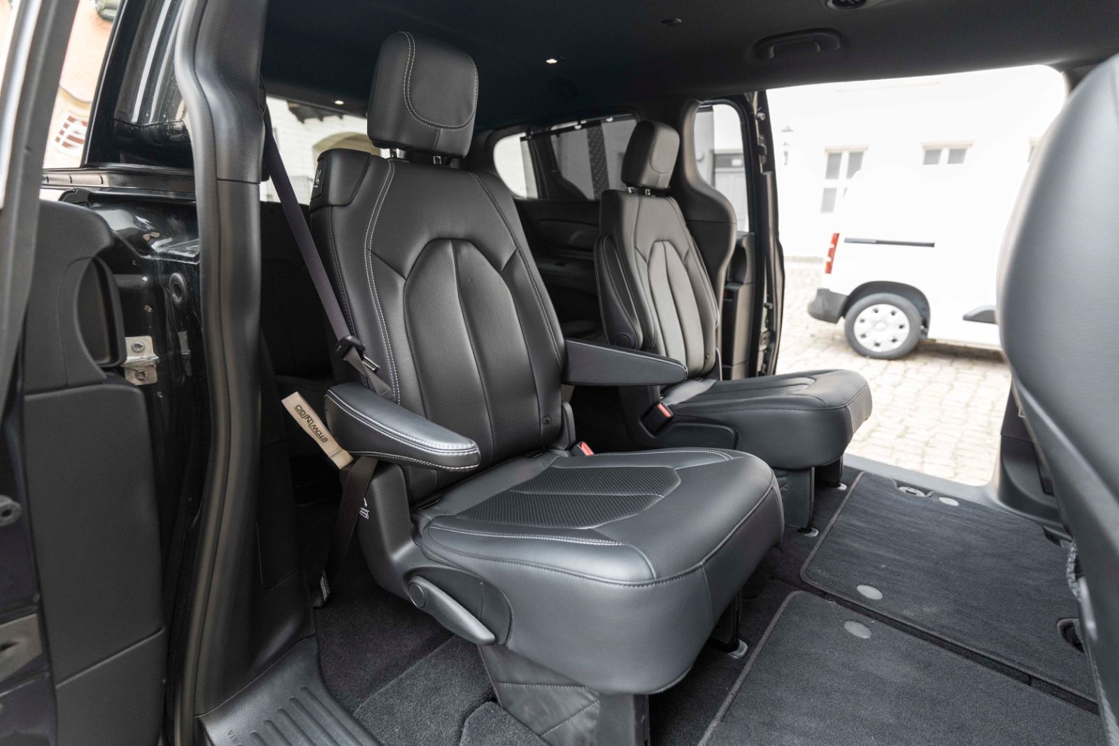 Fahrzeugabbildung Chrysler Pacifica 3,6L TOURING L 7Sitzer ACC LED 360° NAV