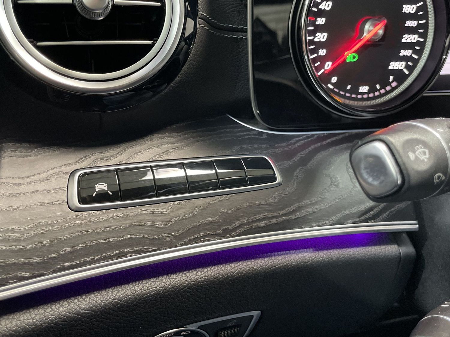 Fahrzeugabbildung Mercedes-Benz E 200 AMG#LED#Kamera#Spur#Alcantara#Ambiente