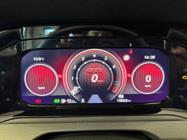 Golf GTI 2.0 TSI VIII Clubsport Panorama Akrapov
