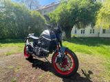 Ducati Monster 937 mit Tieferlegung