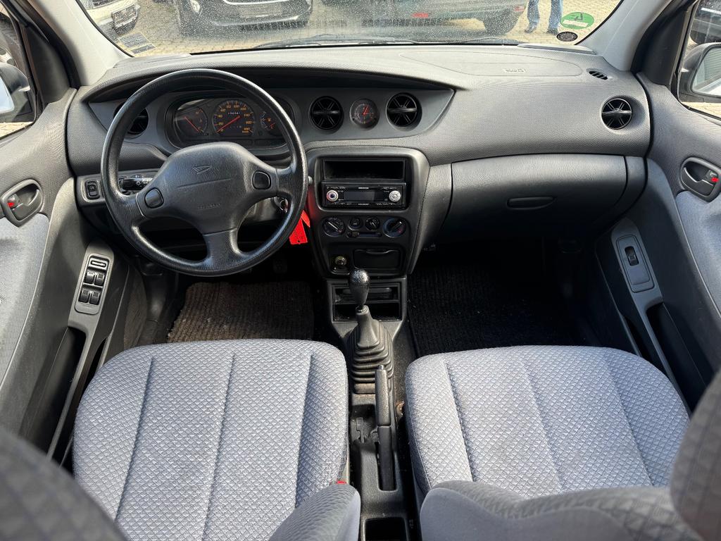 Daihatsu YRV