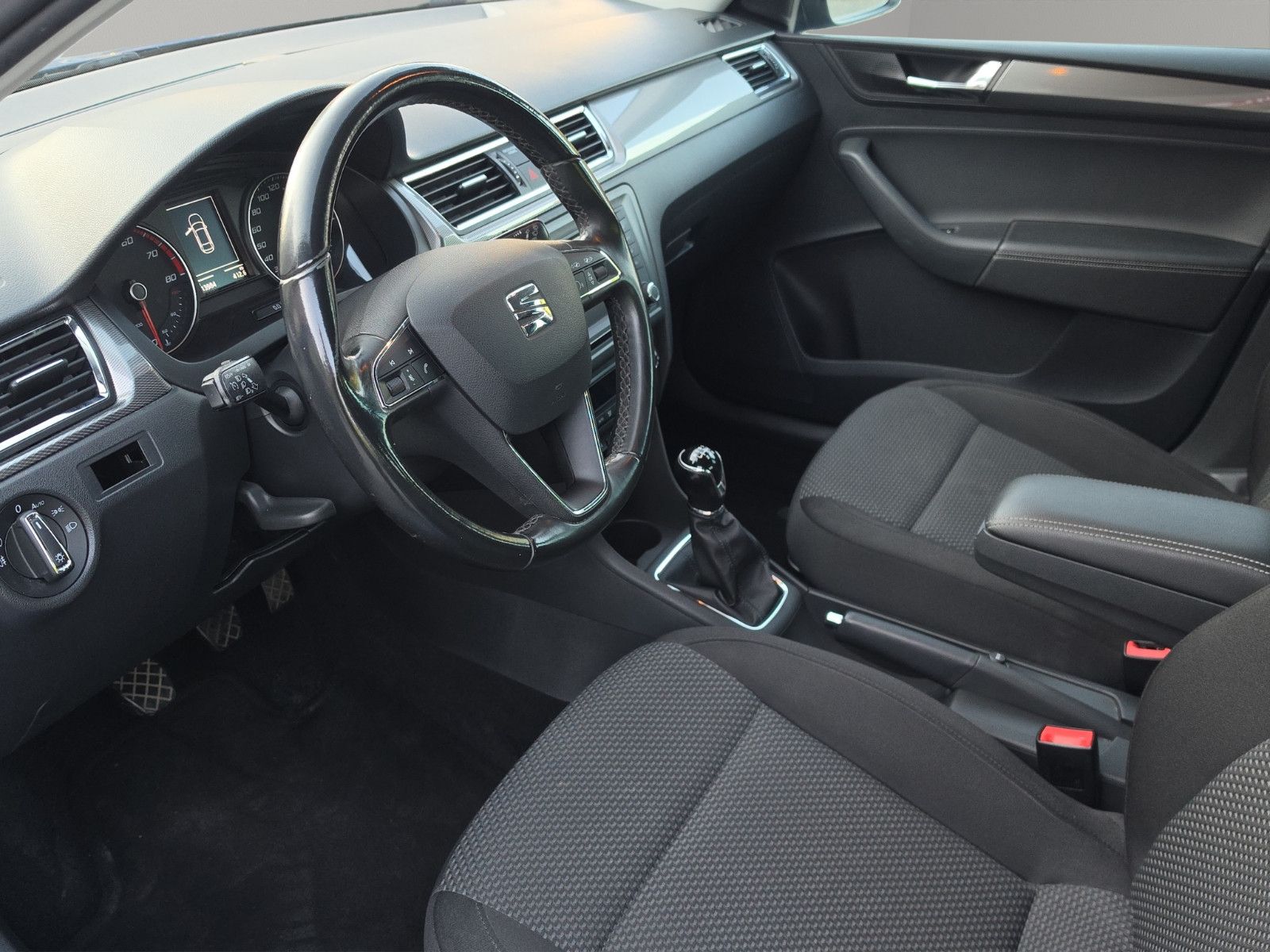 Fahrzeugabbildung SEAT Toledo Style TÜV SERVICE NEU