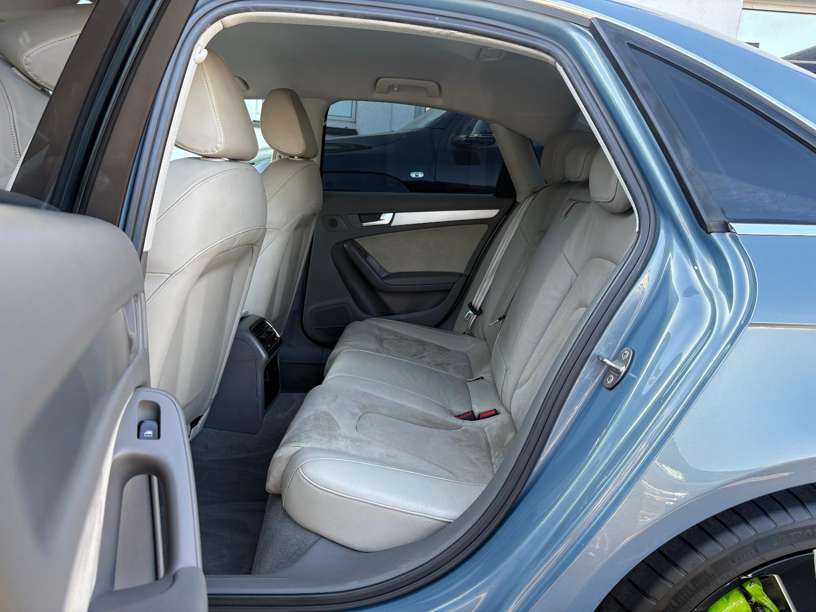 Audi A4 3.0 TDI quattro S line | 240 ch | BVM | Alcantara/cuir | ACC | Audi Magnetic Ride | Sièges chauffants | Phares xénon