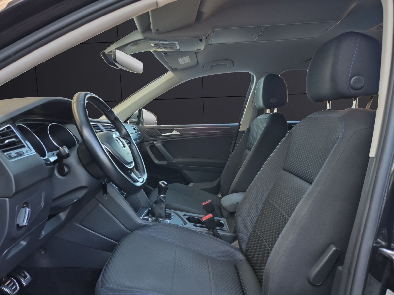 Fahrzeugabbildung Volkswagen Tiguan Allspace TSI United LED Navi ACC PDC SH L