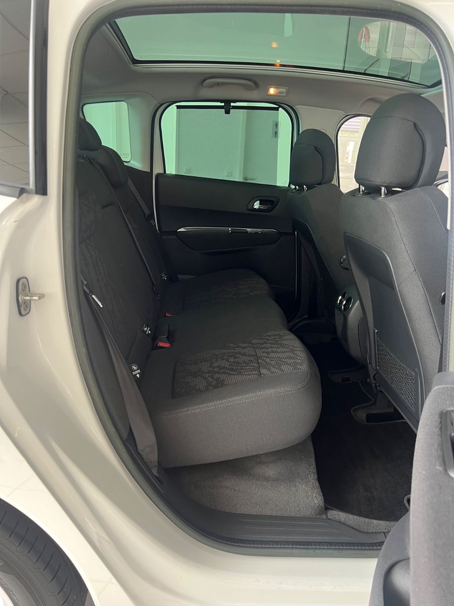 Fahrzeugabbildung Peugeot 3008 Business-Line Automatik