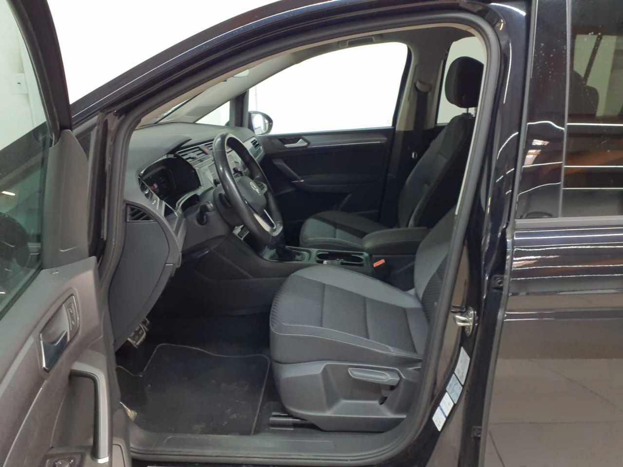 Volkswagen Touran 2.0 TDI ACTIVE AHK NAV STH