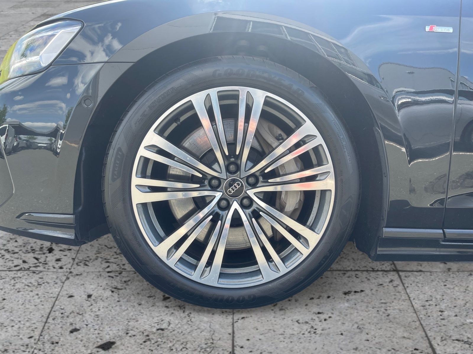 Audi A8 - Bild 8