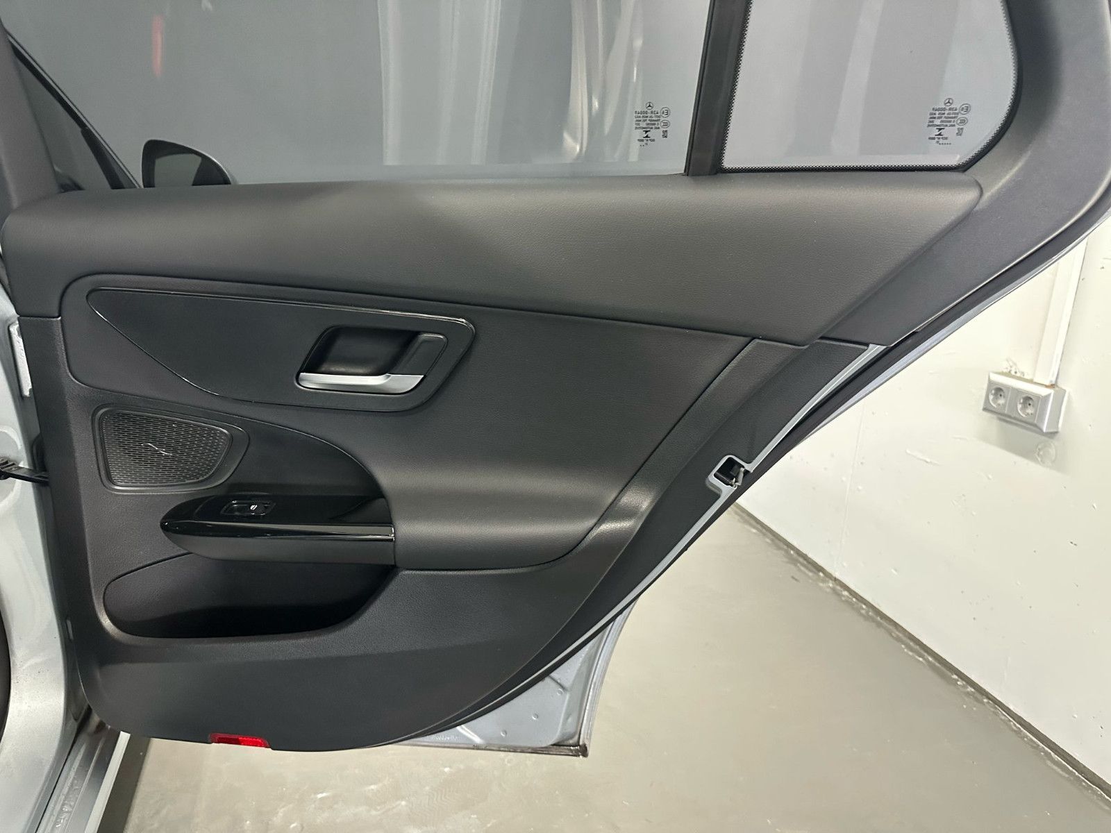 Fahrzeugabbildung Mercedes-Benz C 200 d T Auto AVANTGARDE*KAMERA*DISTRO*SPUR*AHK