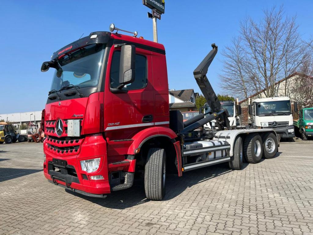 Mercedes-Benz Arocs 3242 8x2/4 BL Abrollkipper Meiller 30 to 