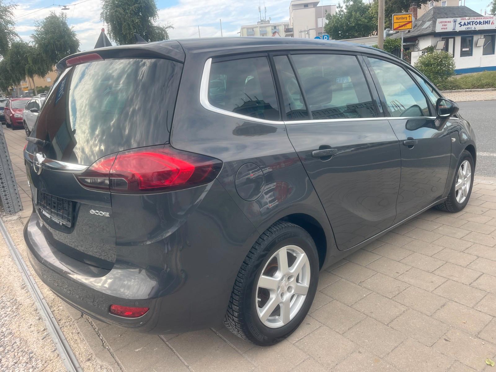 Opel Zafira 2015 — фото 5