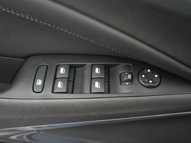 Crossland ELEGANCE+NAVI+SITZ-/LENKRADHEIZUNG+RÜC
