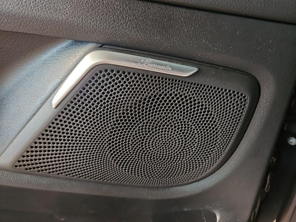 Fahrzeugabbildung Mercedes-Benz V 300 ED lang 7 Sitze Sound 19'' LED AHK 10''MBU