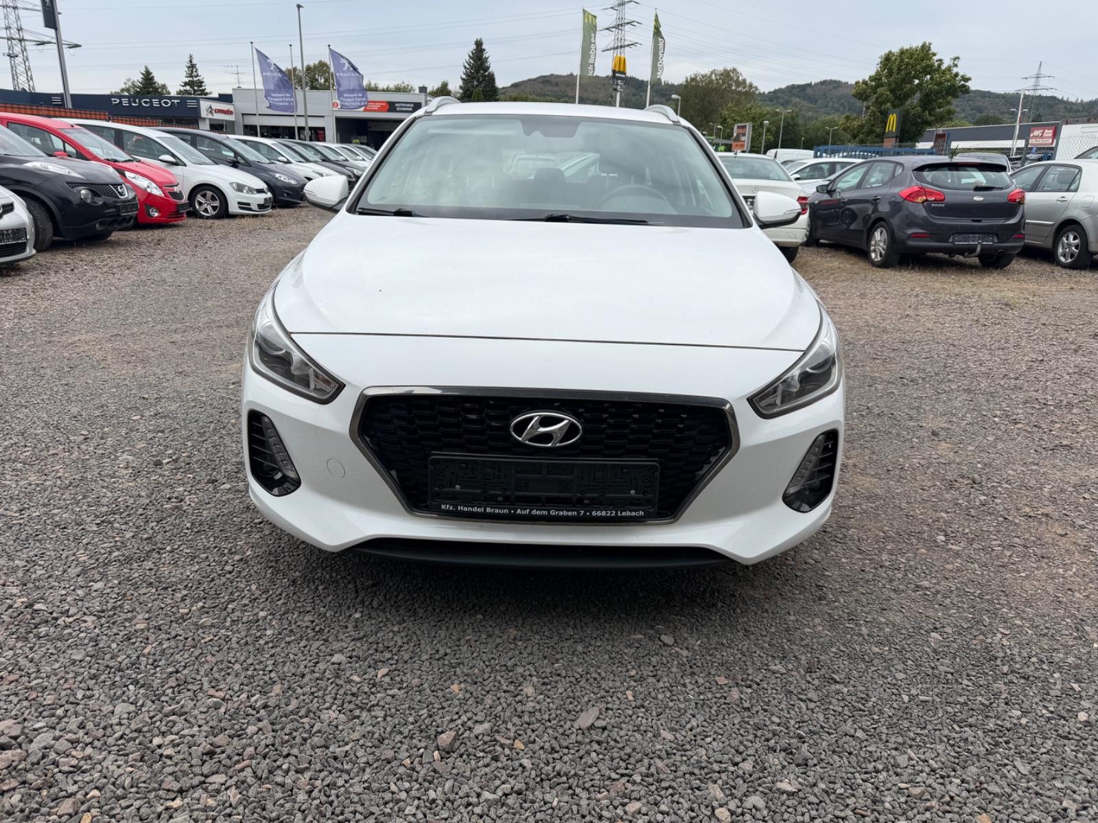 Hyundai i30 1.4  *KOMBI*SHZ*AHK