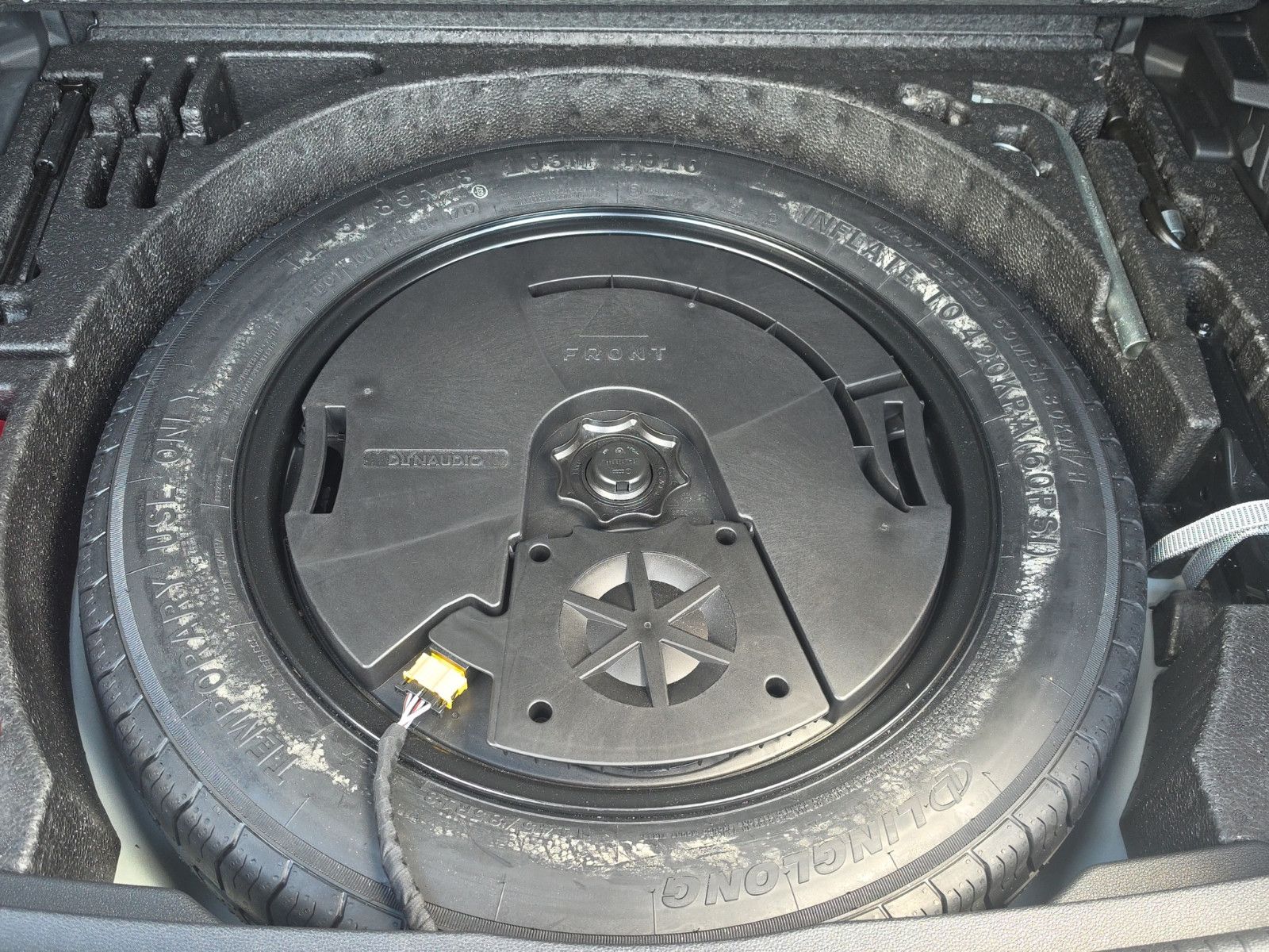 Fahrzeugabbildung Volkswagen Tiguan  R-LINE HiGHLiNE  4MOTION PANORAMA DACH
