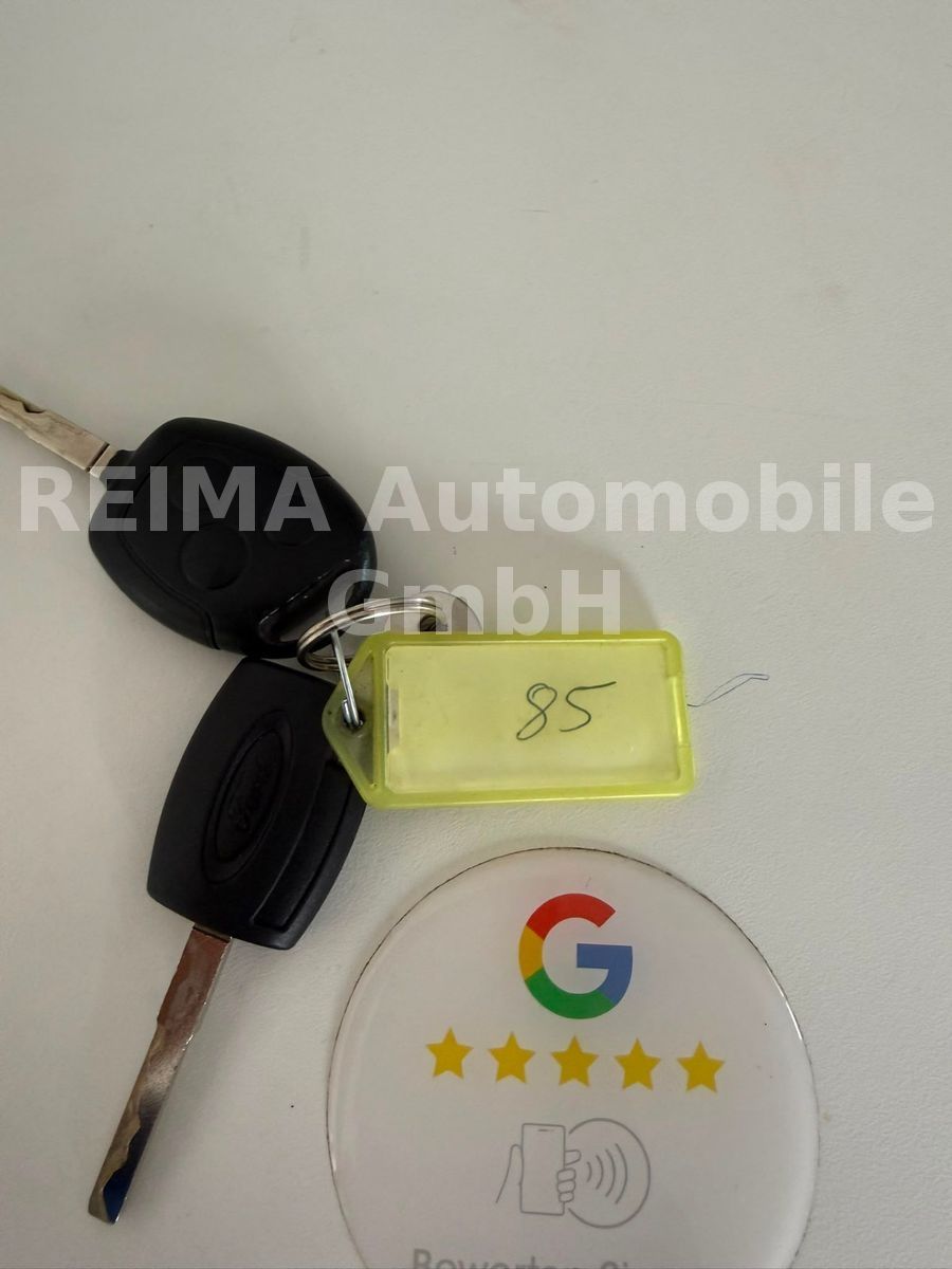 Fahrzeugabbildung Ford Fiesta 1,6TDCI  Titanium, Klimaautomatik