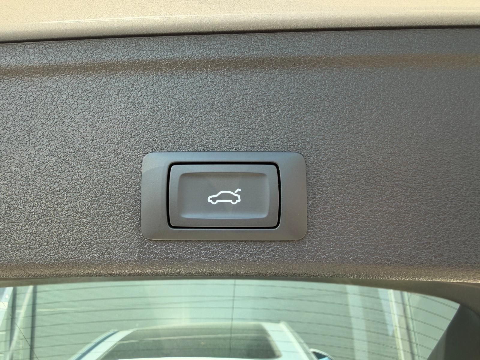 AUDI A4 AVANT SPORT S-LINE PANO*LED*CUIR*NAVI*2EME MAIN 218 CH BVA -