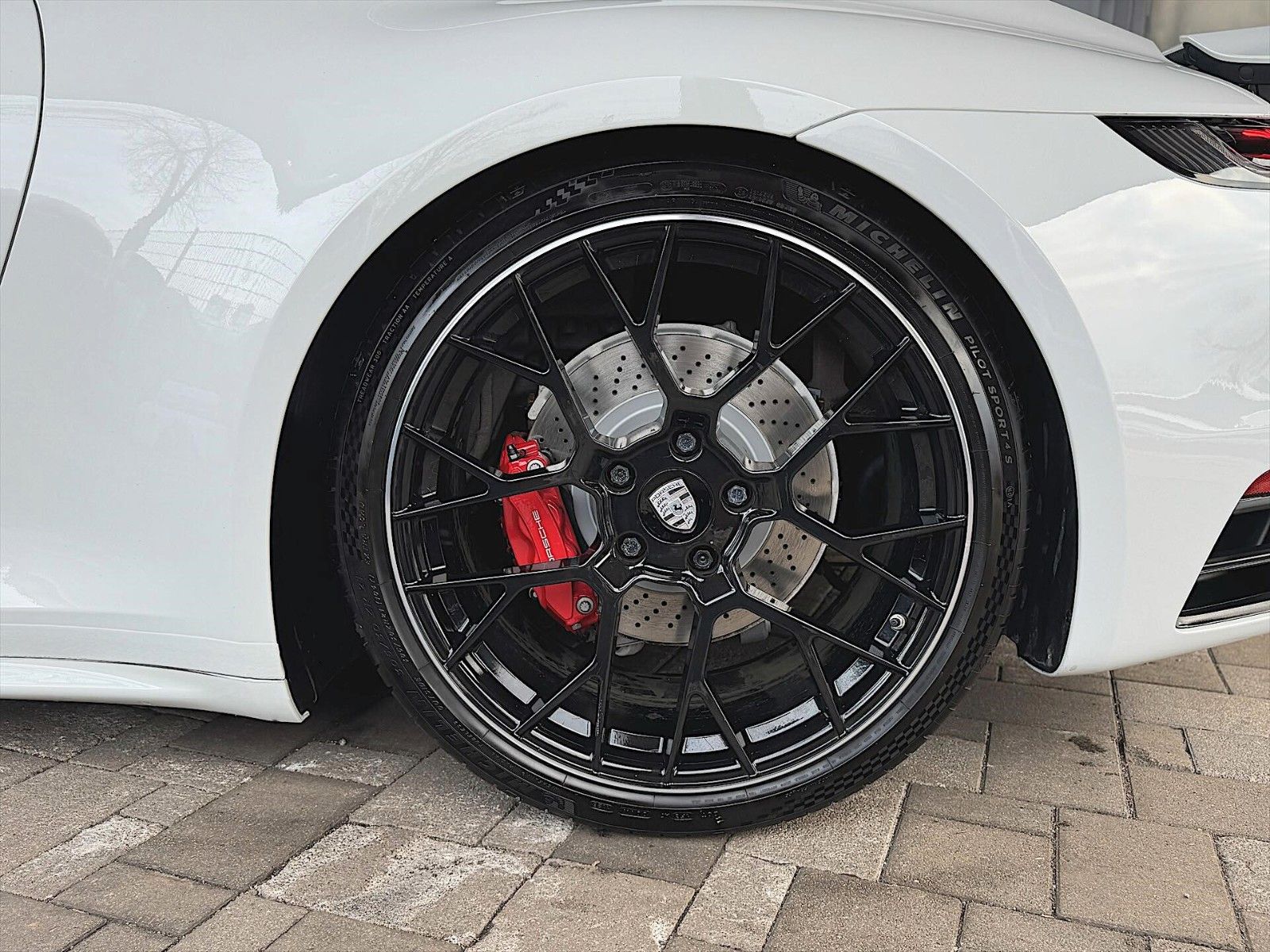 Fahrzeugabbildung Porsche 992 911 Carrera S Sport Chrono+ *LED*PANO*ACC*