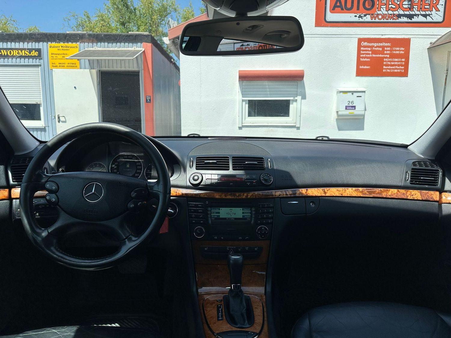 Mercedes-Benz E280 2006 — photo 11
