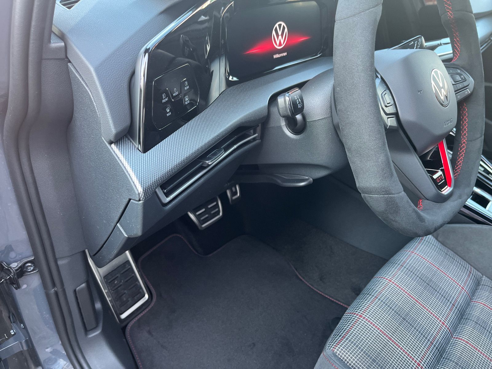 Volkswagen Golf GTI 2,0 l TSI 195 kW (265 PS) 7-G AHK 19" foto 13