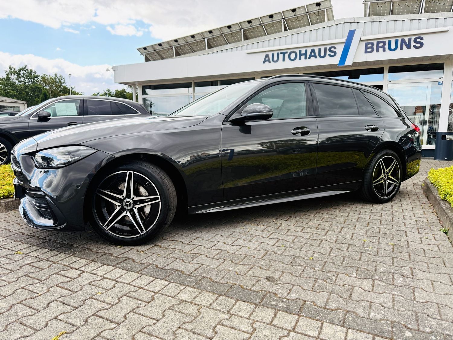 Fahrzeugabbildung Mercedes-Benz C 220 T d AMG & Night, Panodach, Memory, Winter,
