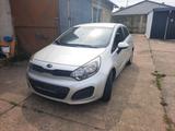 Kia Rio 1.2 Attract Attract - Kia Rio Attract mit Benzin-Antrieb