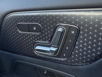  Mercedes-BENZ EQA — миниатюра 18