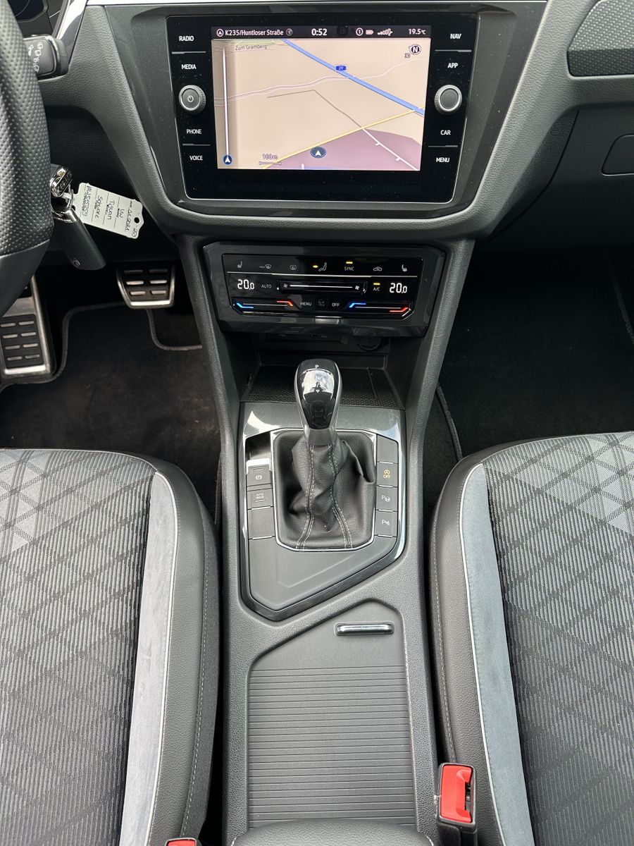 Fahrzeugabbildung Volkswagen Tiguan 2.0 TDI DSG R-Line Black NAV+LED+ACC