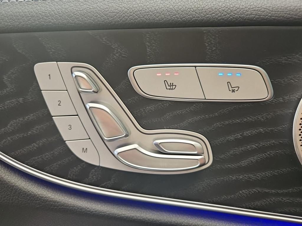 Fahrzeugabbildung Mercedes-Benz E 400 d 4M Coupé AMG ACC Sitzklima Airmatic HUD