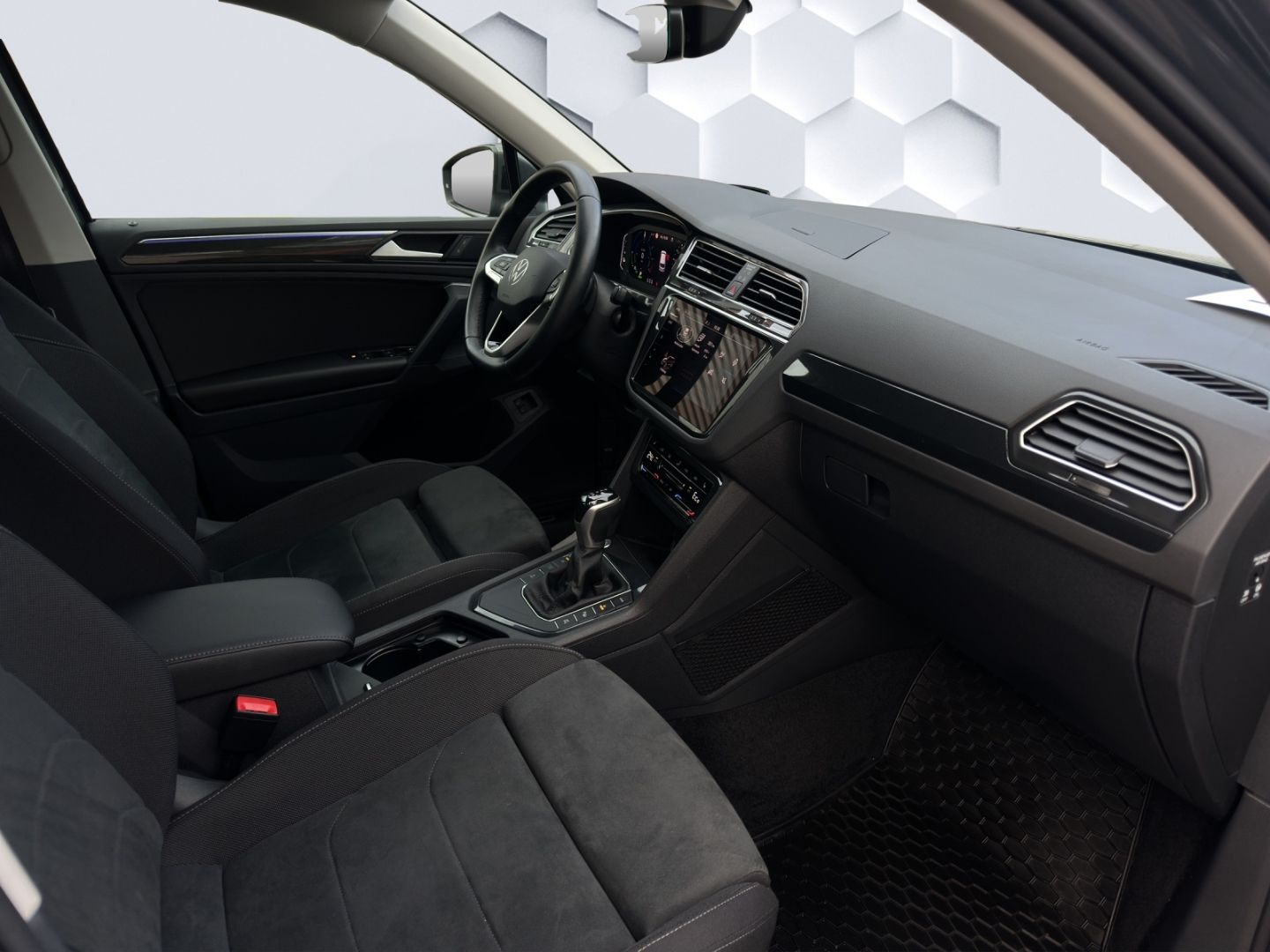 Tiguan eHybrid Elegance 1.4 TSI Hybrid 110kW AHZ