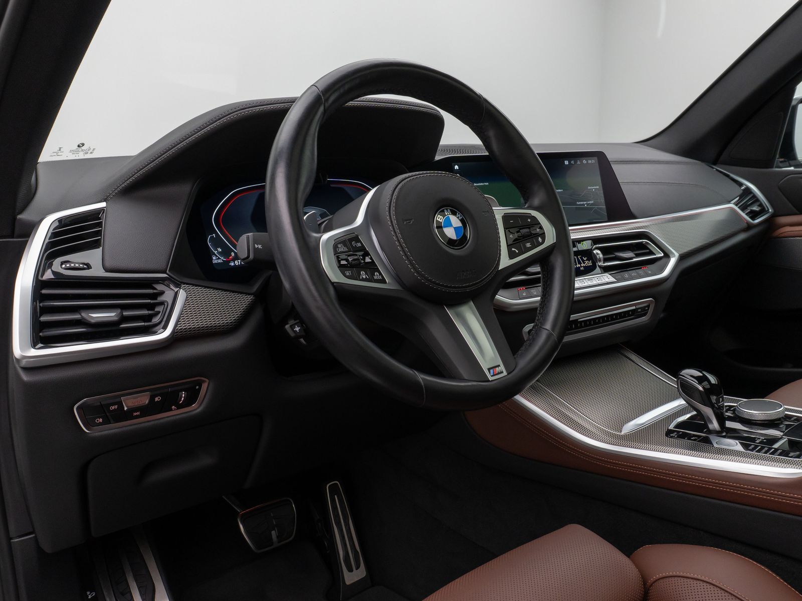 Fahrzeugabbildung BMW X5 xD30d M Sport Panoram Kamera HUD DAB HiFi 21"