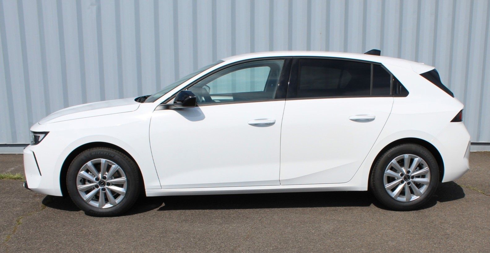 Fahrzeugabbildung Opel Astra L Lim*Edition*RFK*Klima*PDC*SHZ*LED