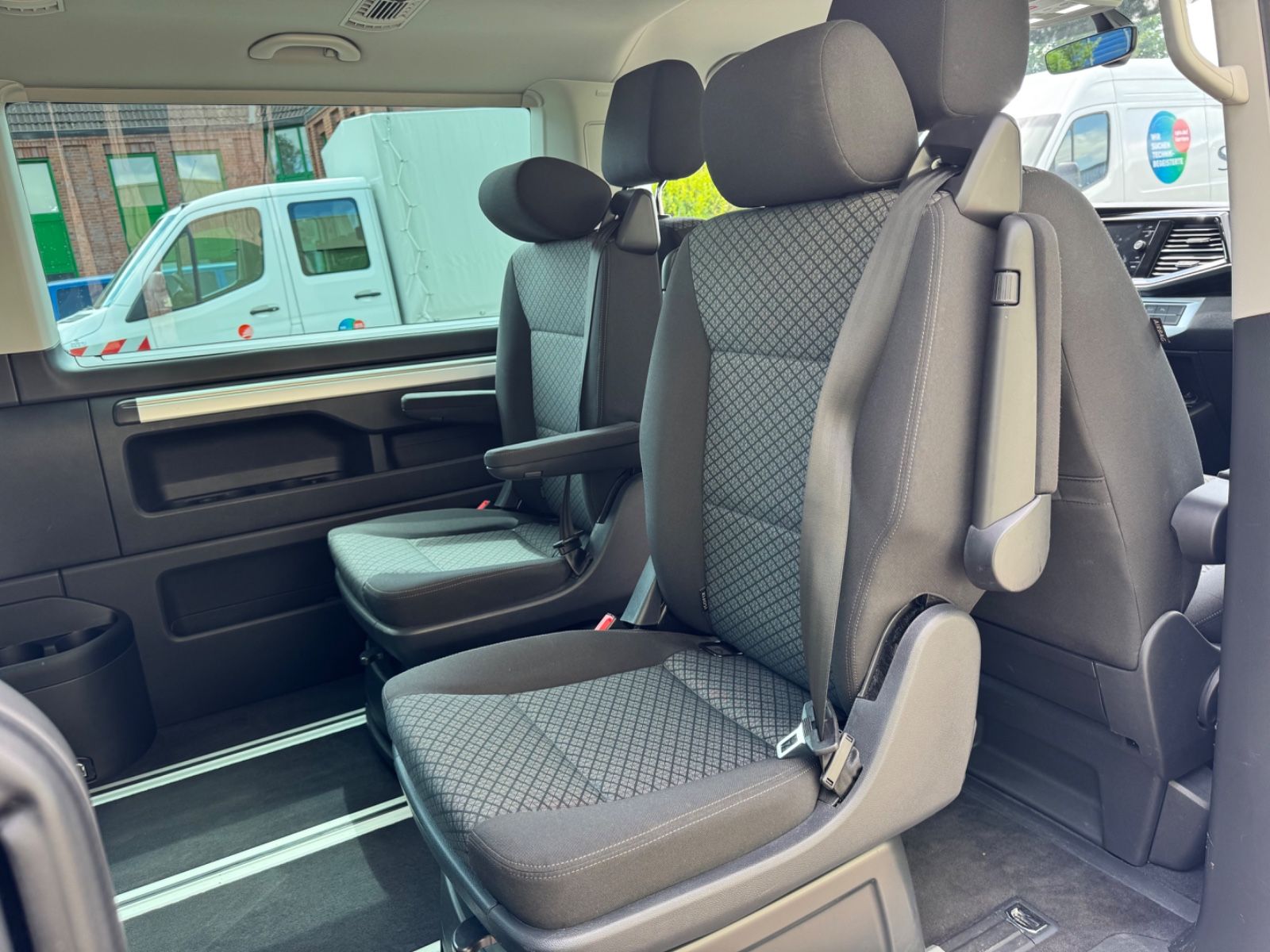 Volkswagen T6.1 Multivan 2.0 TDI AHK Navi. St.Hzg Kamera foto 16