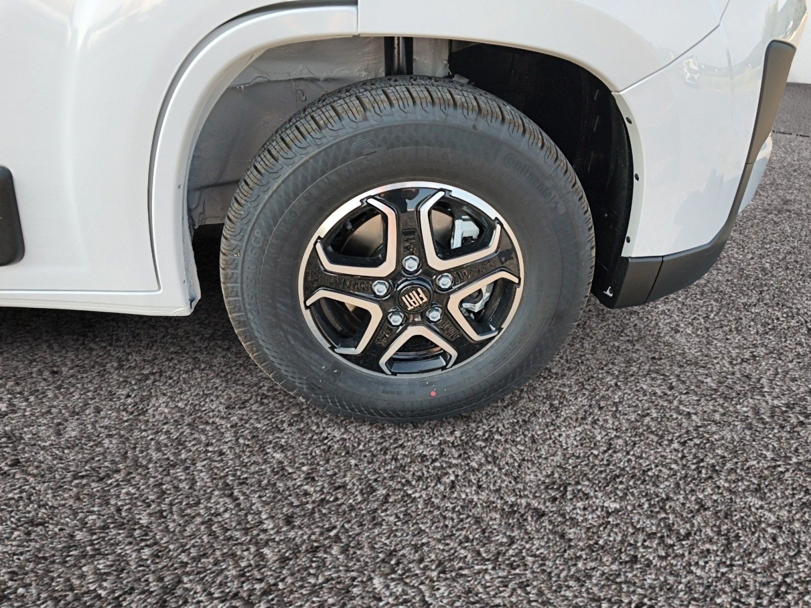 Fahrzeugabbildung Weinsberg CaraBus 600 MQ EDITION [GREY] 2027 *Combi D+E