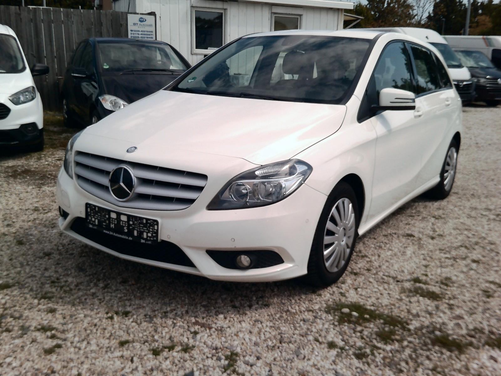 Mercedes-Benz B 180 NAVI PDC SHZ